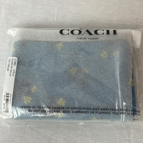 Brand New Corner Zip Wristlet With Floral Bow Print Coach - Picture 3 of 3